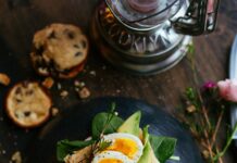 가장 효과적인 운동으로 다이어트 성과 올리기 sandwich with boiled egg