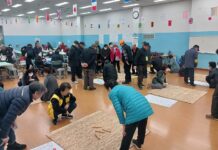 윷놀이 한 판 하실래요?