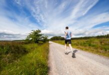 스트레스 관리, 일상 속 작은 실천에서 시작하세요 man running on road near grass field